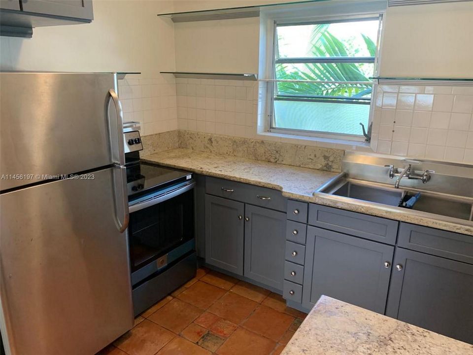 Recently Sold: $415,000 (2 beds, 1 baths, 4278 Square Feet)