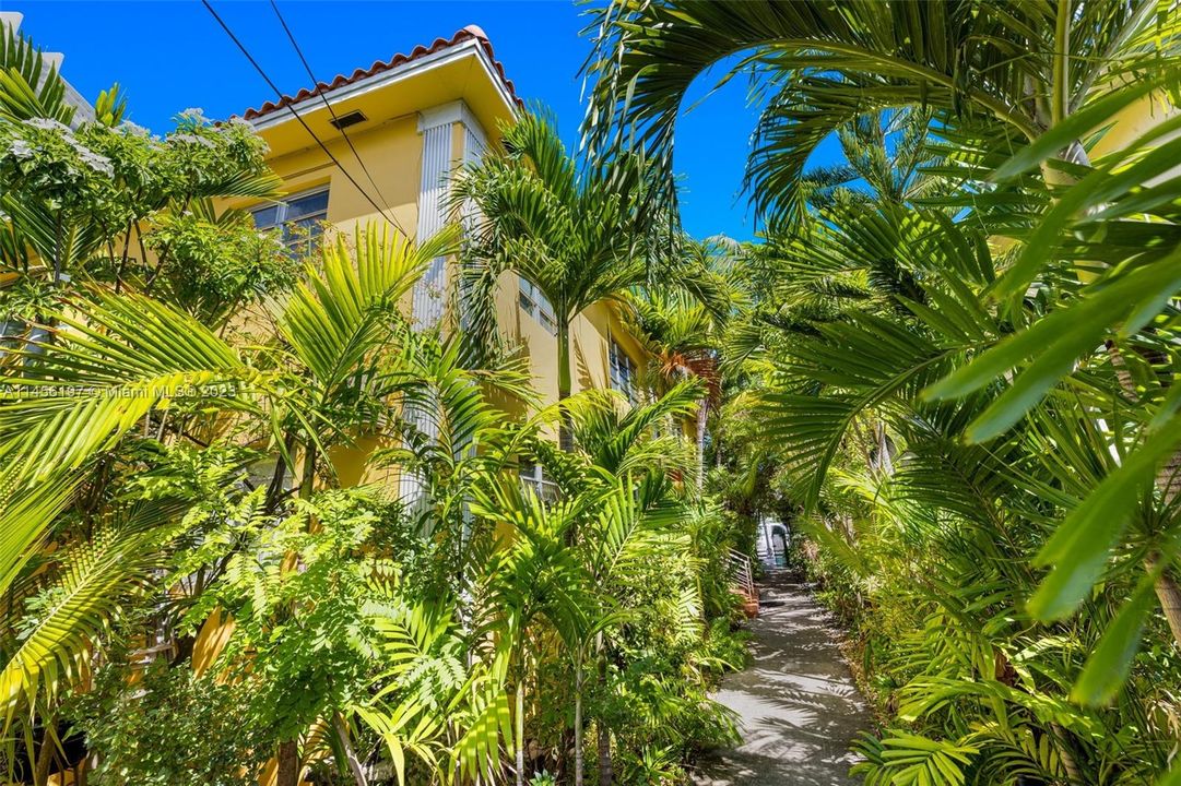 Recently Sold: $415,000 (2 beds, 1 baths, 4278 Square Feet)