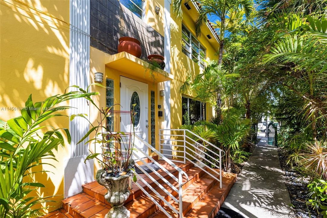 Recently Sold: $415,000 (2 beds, 1 baths, 4278 Square Feet)