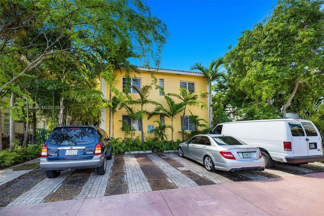 Recently Sold: $415,000 (2 beds, 1 baths, 4278 Square Feet)