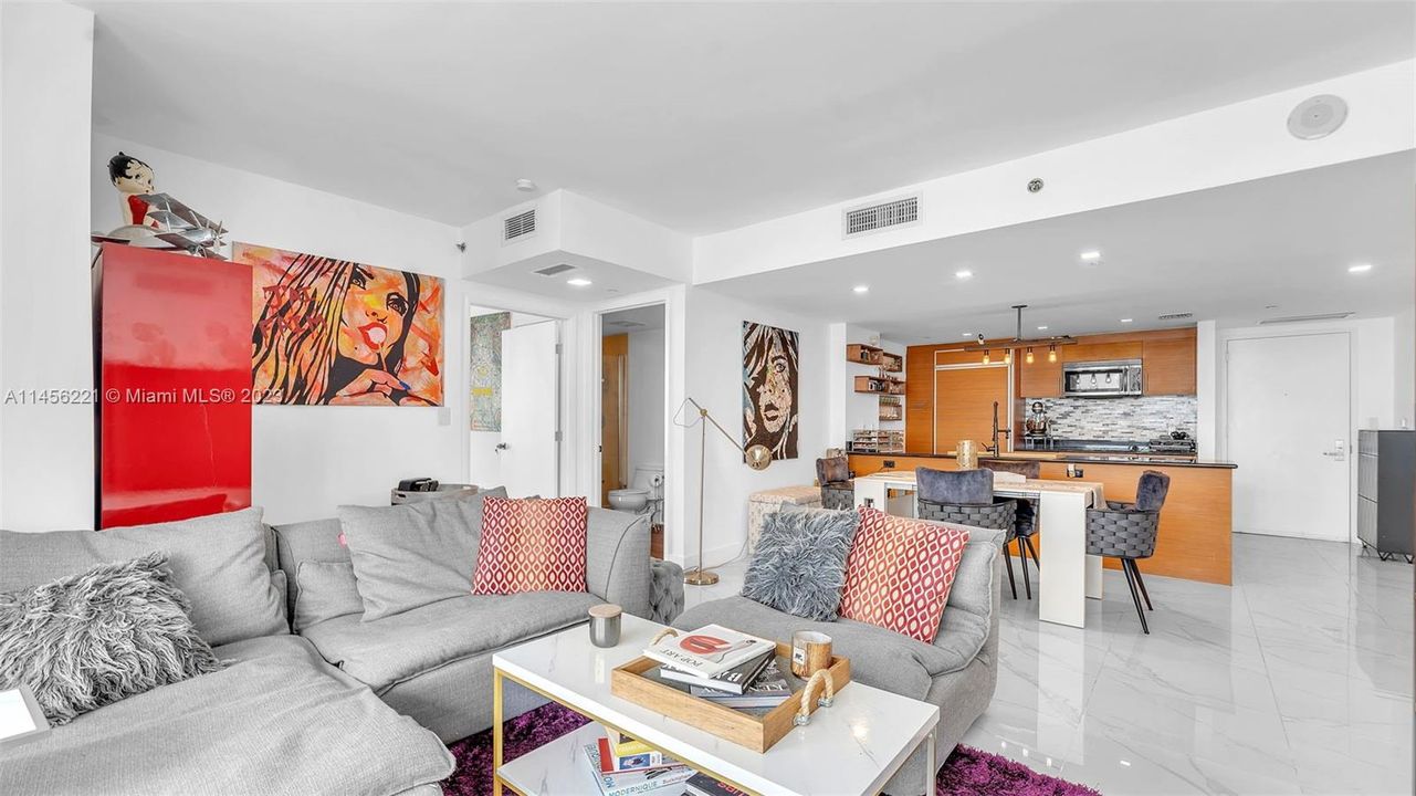 Recently Sold: $775,000 (2 beds, 2 baths, 1256 Square Feet)