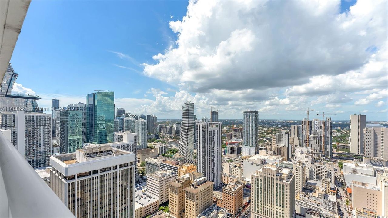 Recently Sold: $775,000 (2 beds, 2 baths, 1256 Square Feet)