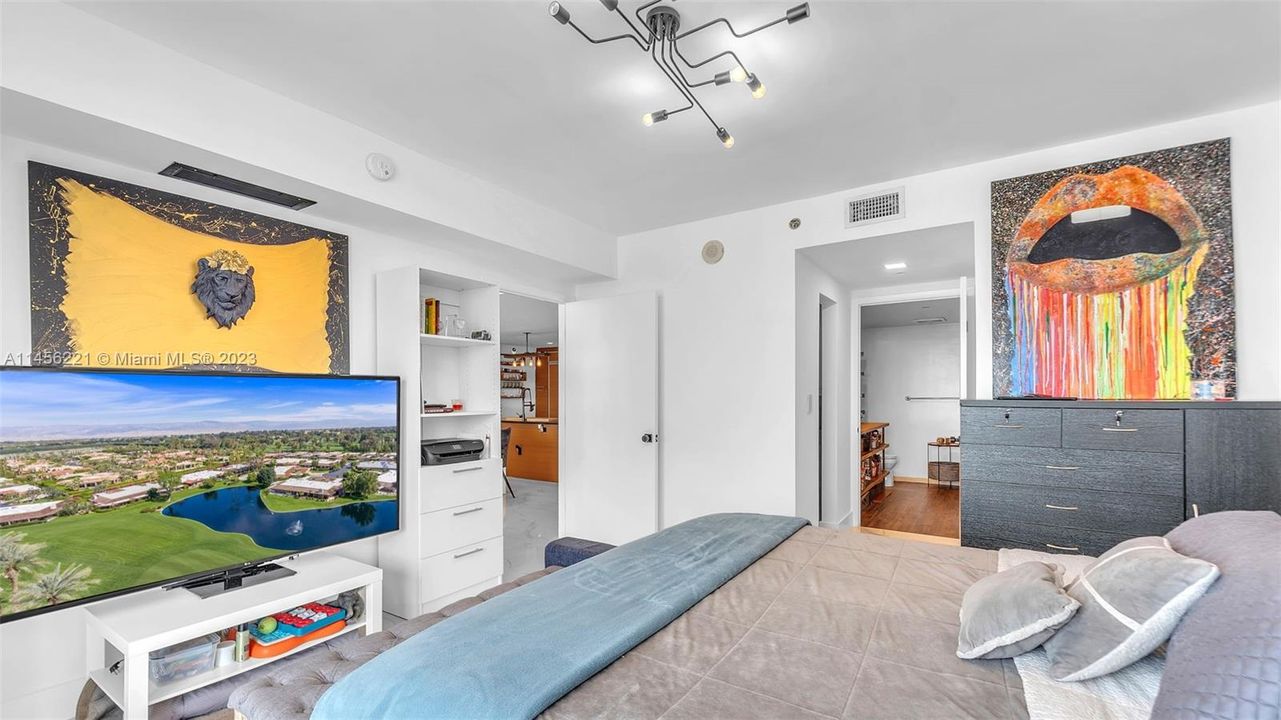 Recently Sold: $775,000 (2 beds, 2 baths, 1256 Square Feet)