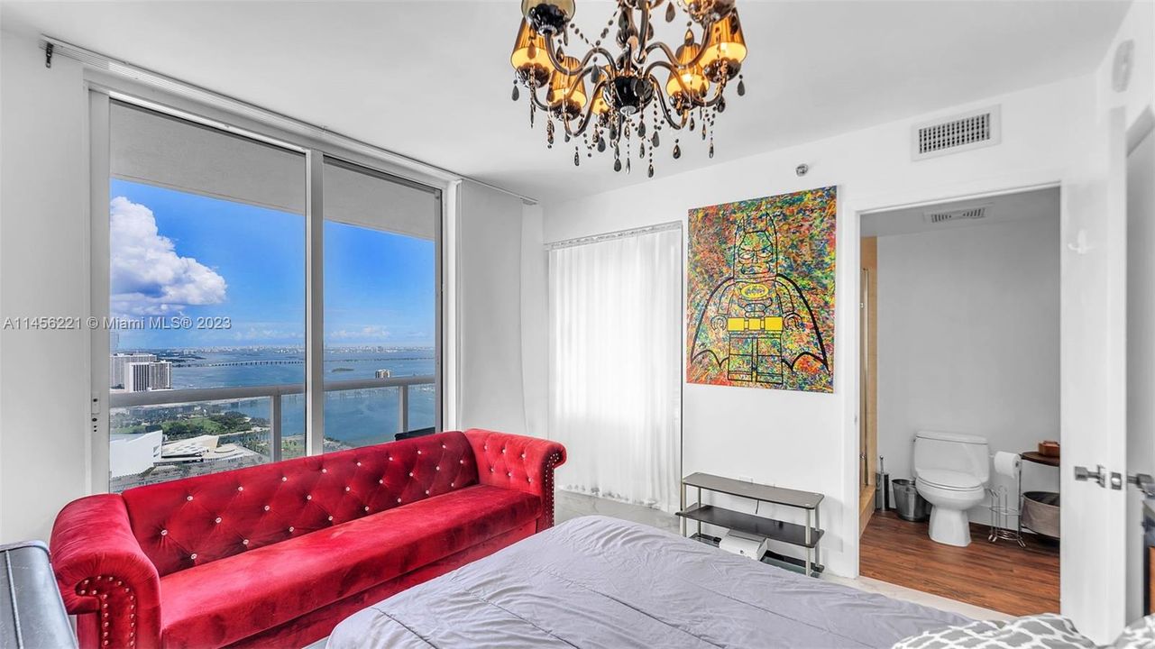 Recently Sold: $775,000 (2 beds, 2 baths, 1256 Square Feet)