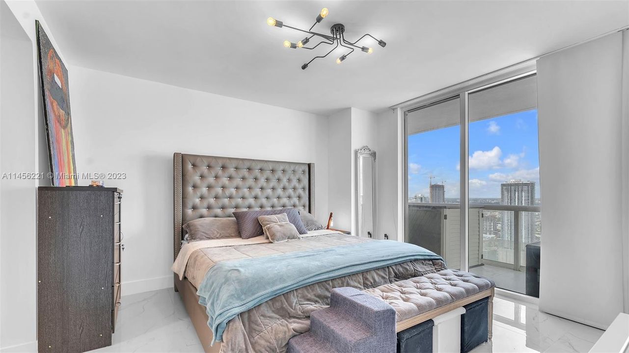 Recently Sold: $775,000 (2 beds, 2 baths, 1256 Square Feet)