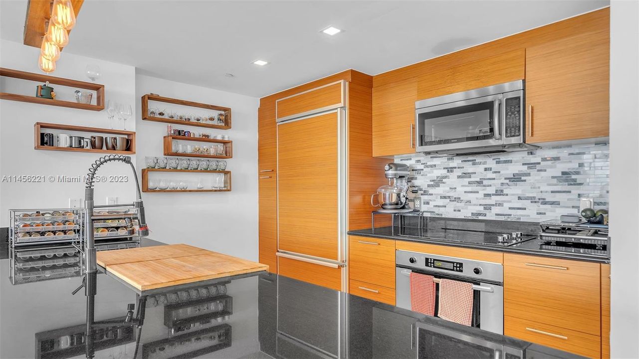 Recently Sold: $775,000 (2 beds, 2 baths, 1256 Square Feet)