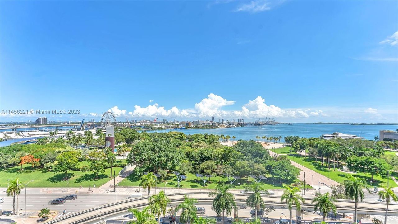 Recently Sold: $775,000 (2 beds, 2 baths, 1256 Square Feet)