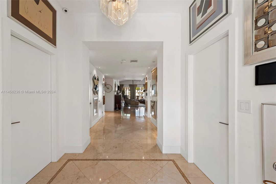 Недавно продано: $4,850,000 (3 спален, 3 ванн, 2744 Квадратных фут)