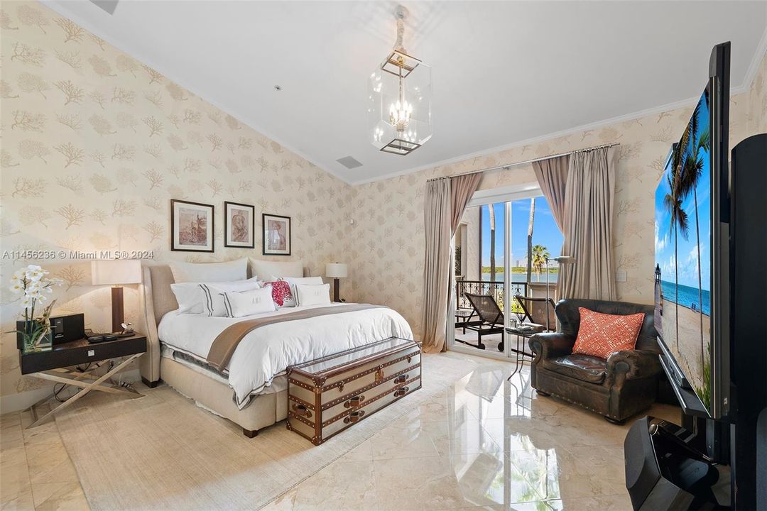 Недавно продано: $4,850,000 (3 спален, 3 ванн, 2744 Квадратных фут)