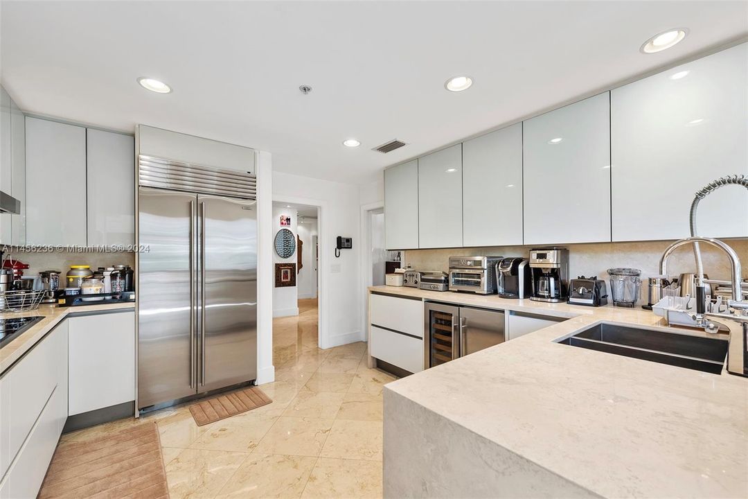 Недавно продано: $4,850,000 (3 спален, 3 ванн, 2744 Квадратных фут)