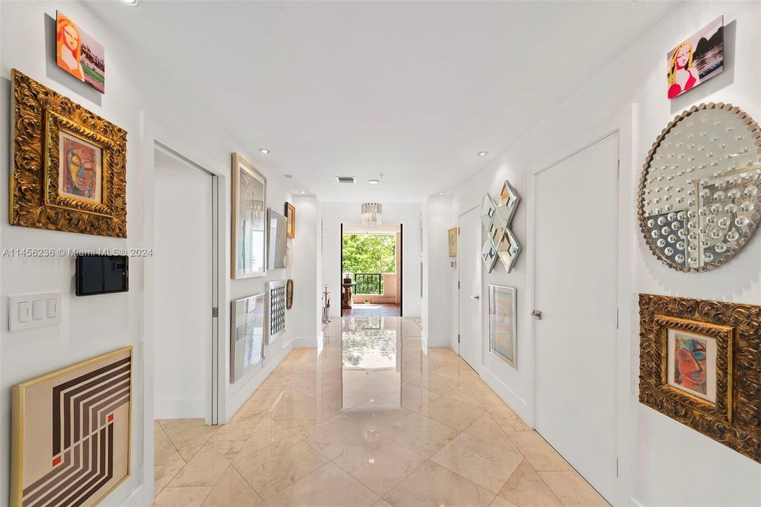 Недавно продано: $4,850,000 (3 спален, 3 ванн, 2744 Квадратных фут)