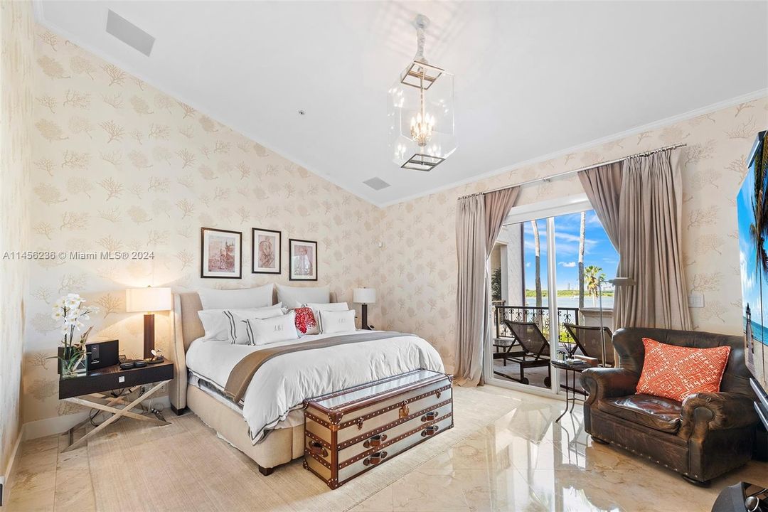 Недавно продано: $4,850,000 (3 спален, 3 ванн, 2744 Квадратных фут)