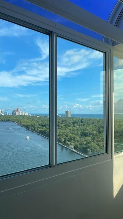 Недавно продано: $259,000 (1 спален, 1 ванн, 585 Квадратных фут)