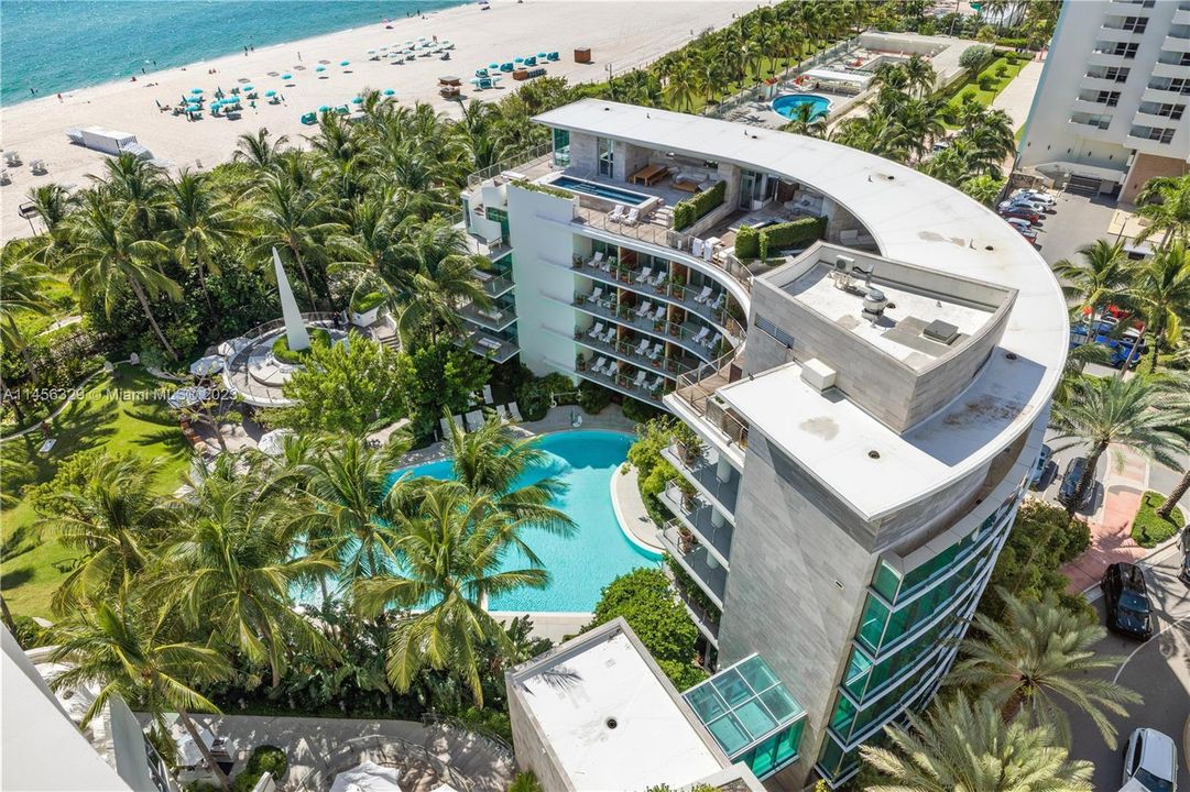 Recently Sold: $4,995,000 (2 beds, 2 baths, 1450 Square Feet)