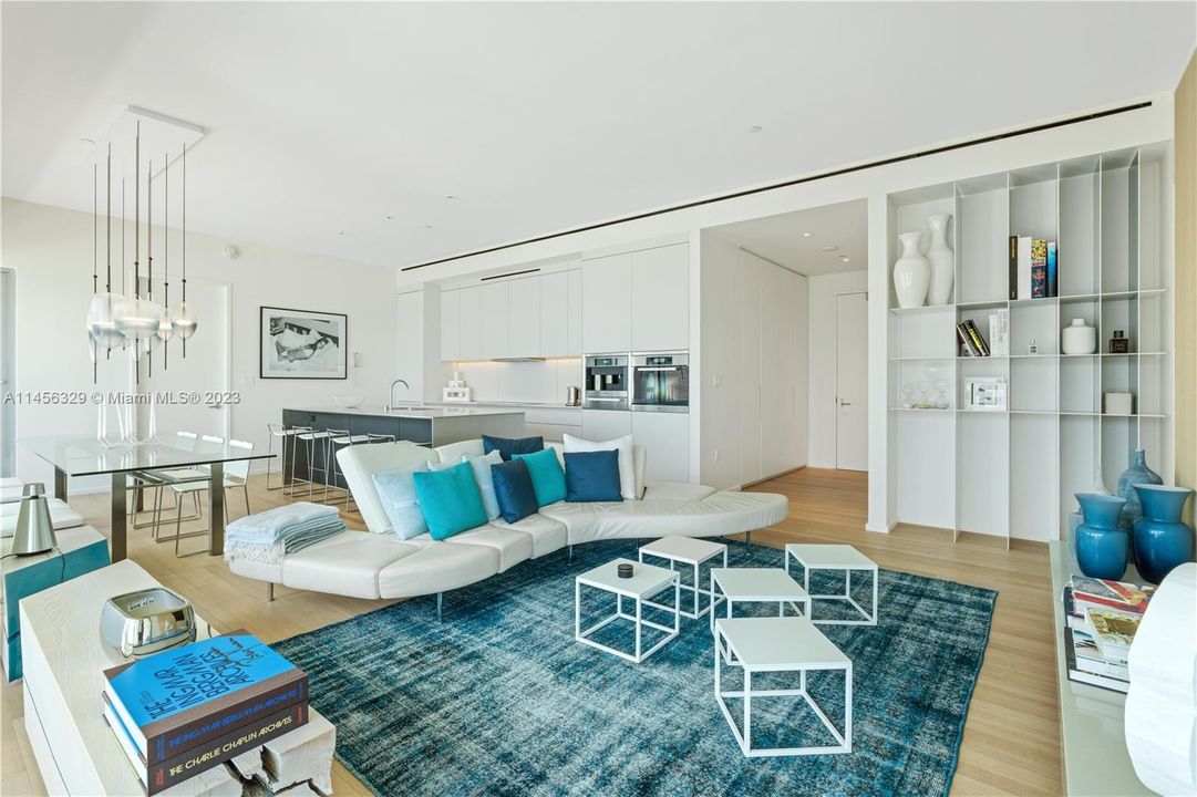 Recently Sold: $4,995,000 (2 beds, 2 baths, 1450 Square Feet)