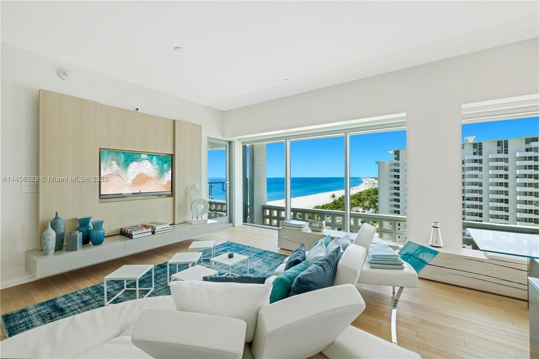 Recently Sold: $4,995,000 (2 beds, 2 baths, 1450 Square Feet)