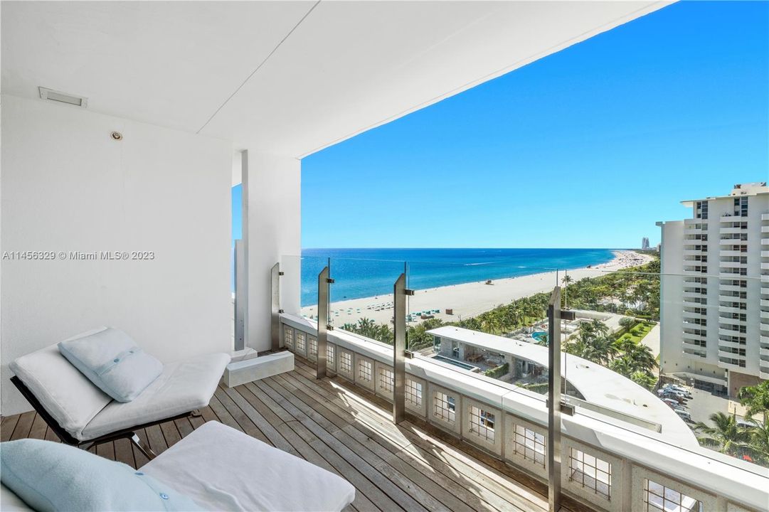 Recently Sold: $4,995,000 (2 beds, 2 baths, 1450 Square Feet)