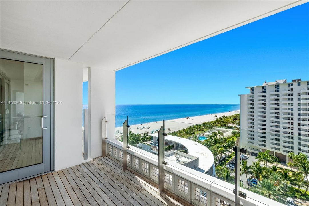 Recently Sold: $4,995,000 (2 beds, 2 baths, 1450 Square Feet)