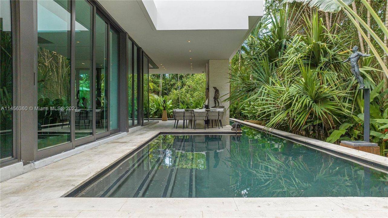 Недавно продано: $10,900,000 (6 спален, 6 ванн, 4441 Квадратных фут)