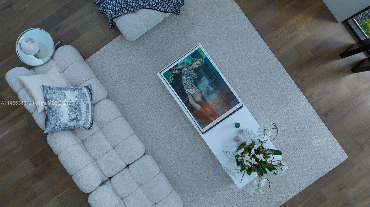 Недавно продано: $10,900,000 (6 спален, 6 ванн, 4441 Квадратных фут)