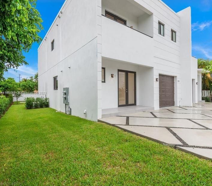 Recently Rented: $3,500 (2 beds, 2 baths, 1734 Square Feet)