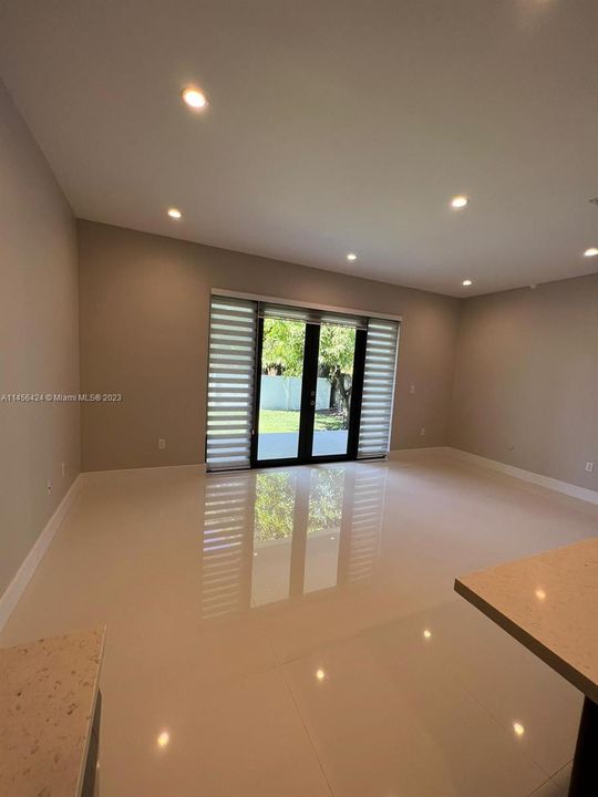 Recently Rented: $3,500 (2 beds, 2 baths, 1734 Square Feet)