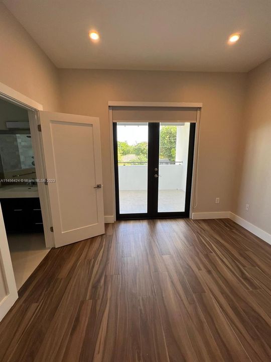 Recently Rented: $3,500 (2 beds, 2 baths, 1734 Square Feet)