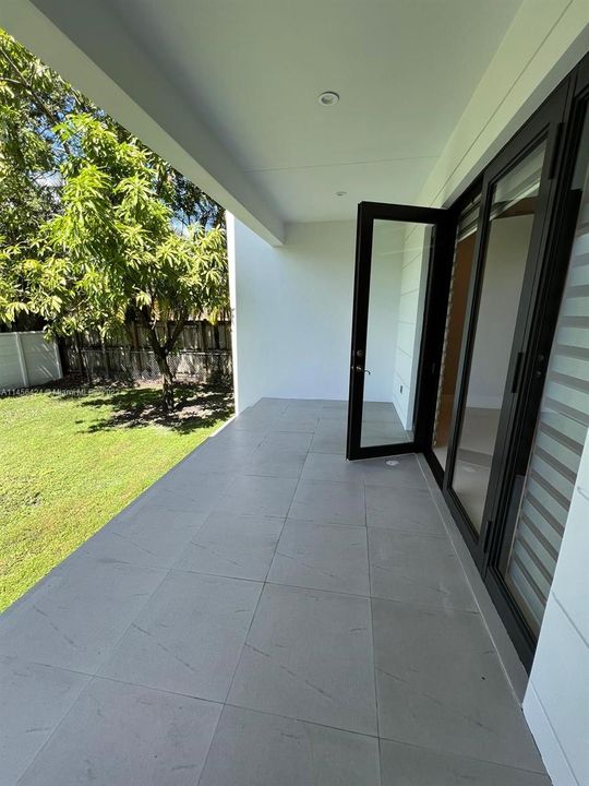 Recently Rented: $3,500 (2 beds, 2 baths, 1734 Square Feet)