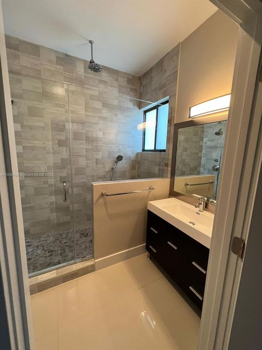 Recently Rented: $3,500 (2 beds, 2 baths, 1734 Square Feet)