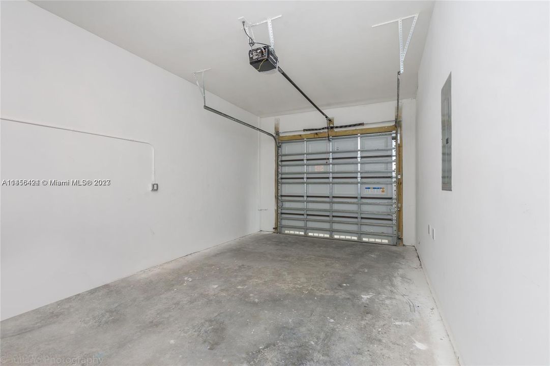 Recently Rented: $3,500 (2 beds, 2 baths, 1734 Square Feet)