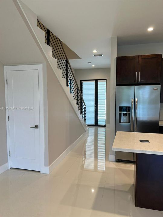 Recently Rented: $3,500 (2 beds, 2 baths, 1734 Square Feet)