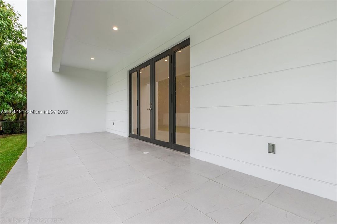 Recently Rented: $3,500 (2 beds, 2 baths, 1734 Square Feet)