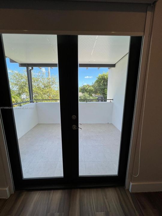 Recently Rented: $3,500 (2 beds, 2 baths, 1734 Square Feet)