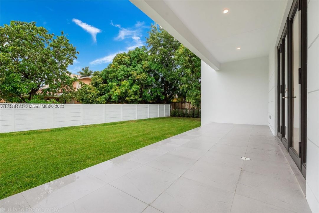 Recently Rented: $3,500 (2 beds, 2 baths, 1734 Square Feet)