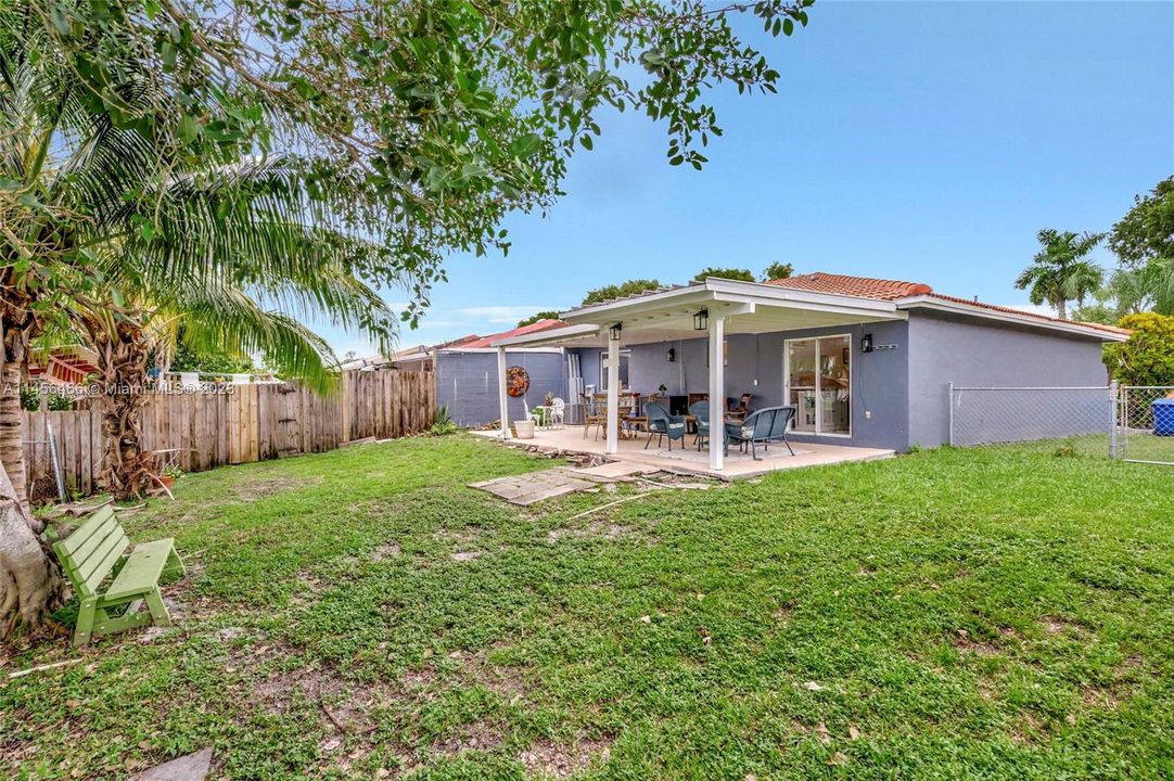 Recently Sold: $435,000 (3 beds, 2 baths, 1190 Square Feet)