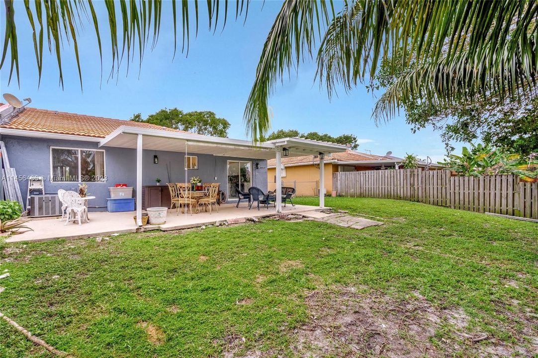 Recently Sold: $435,000 (3 beds, 2 baths, 1190 Square Feet)