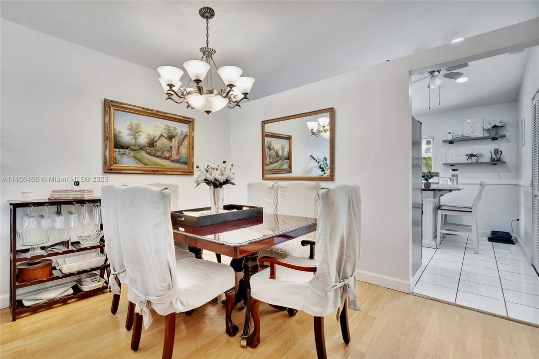 Recently Sold: $435,000 (3 beds, 2 baths, 1190 Square Feet)