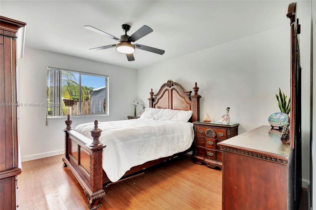 Recently Sold: $435,000 (3 beds, 2 baths, 1190 Square Feet)