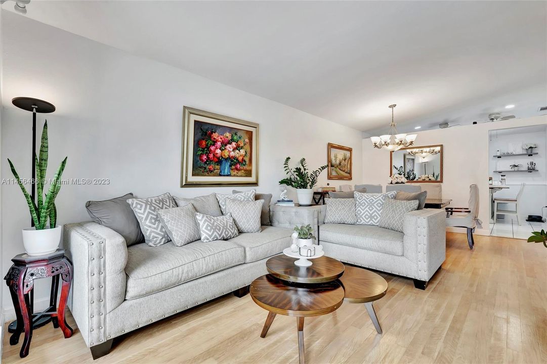 Recently Sold: $435,000 (3 beds, 2 baths, 1190 Square Feet)