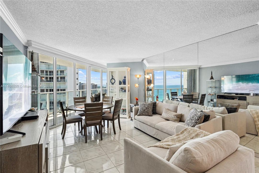 Recently Sold: $1,195,000 (3 beds, 2 baths, 1760 Square Feet)