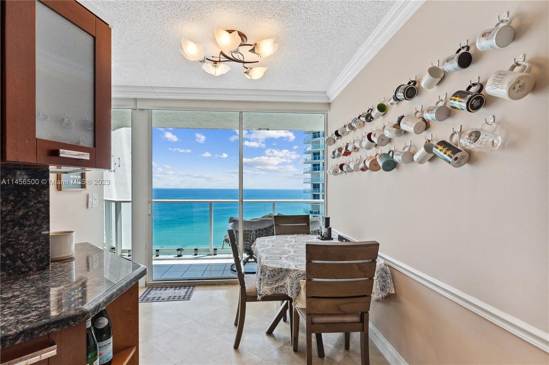 Recently Sold: $1,195,000 (3 beds, 2 baths, 1760 Square Feet)