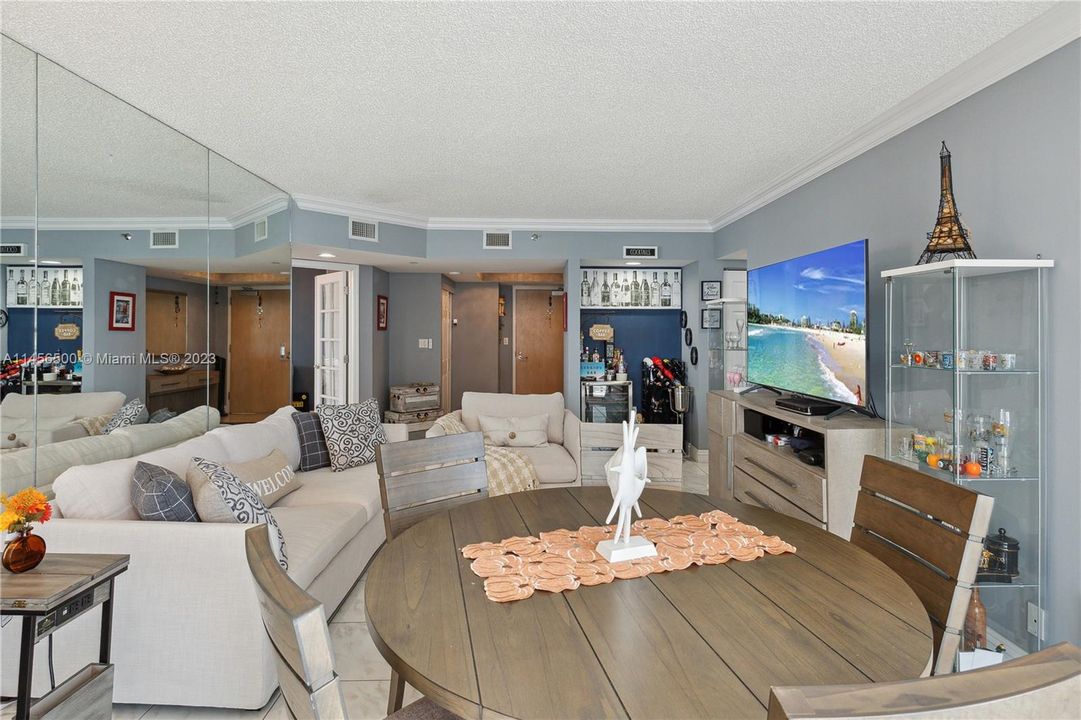 Recently Sold: $1,195,000 (3 beds, 2 baths, 1760 Square Feet)