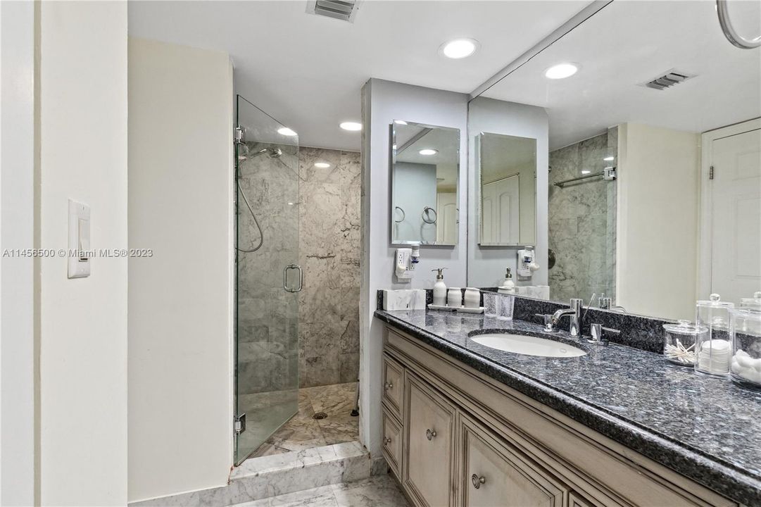 Recently Sold: $1,195,000 (3 beds, 2 baths, 1760 Square Feet)