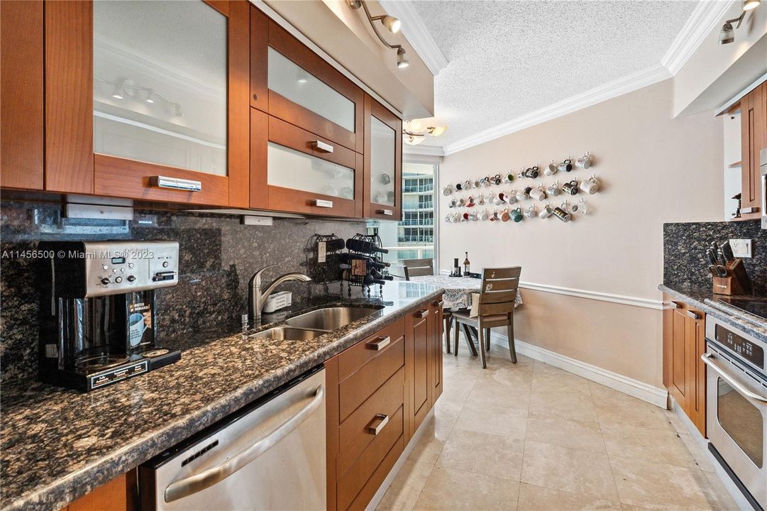 Recently Sold: $1,195,000 (3 beds, 2 baths, 1760 Square Feet)