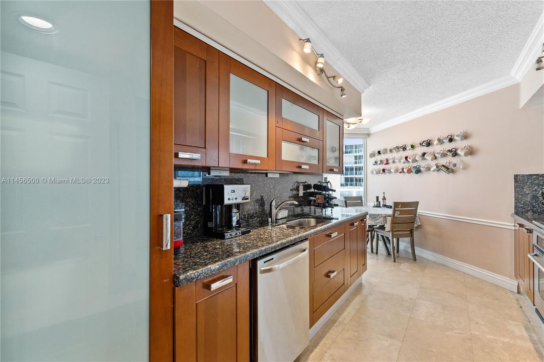 Recently Sold: $1,195,000 (3 beds, 2 baths, 1760 Square Feet)