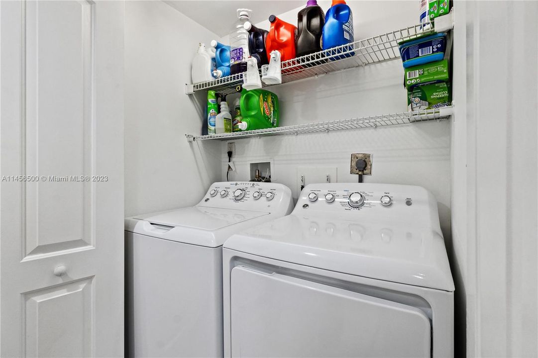 Recently Sold: $1,195,000 (3 beds, 2 baths, 1760 Square Feet)