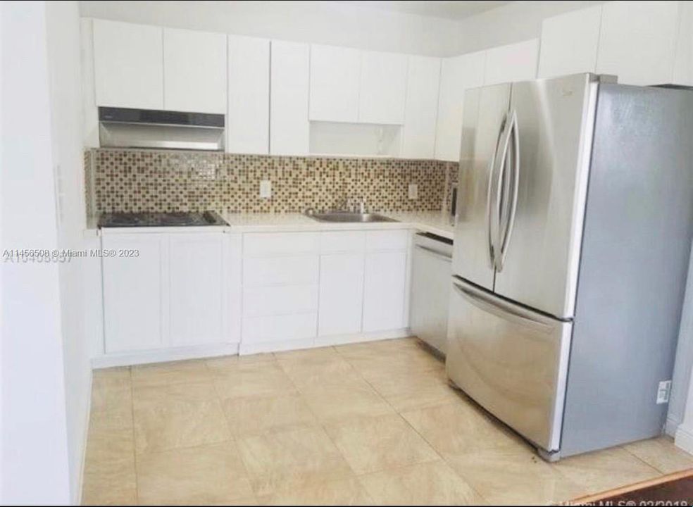 Recently Sold: $720,000 (3 beds, 1 baths, 952 Square Feet)