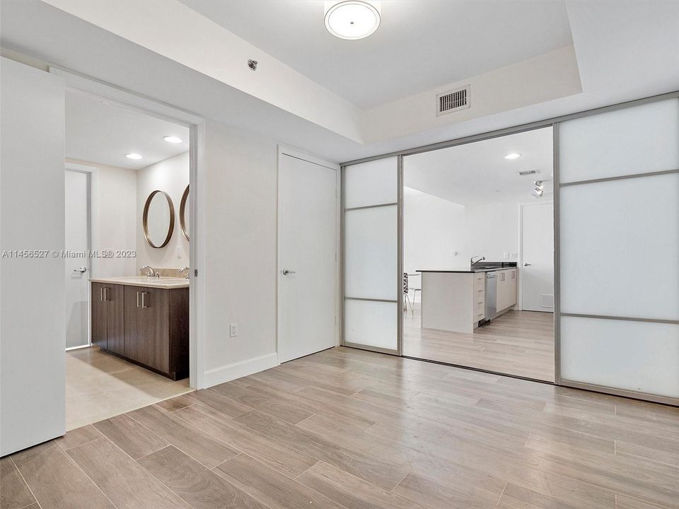 Recently Sold: $750,000 (2 beds, 2 baths, 1358 Square Feet)
