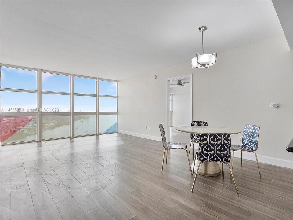 Recently Sold: $750,000 (2 beds, 2 baths, 1358 Square Feet)