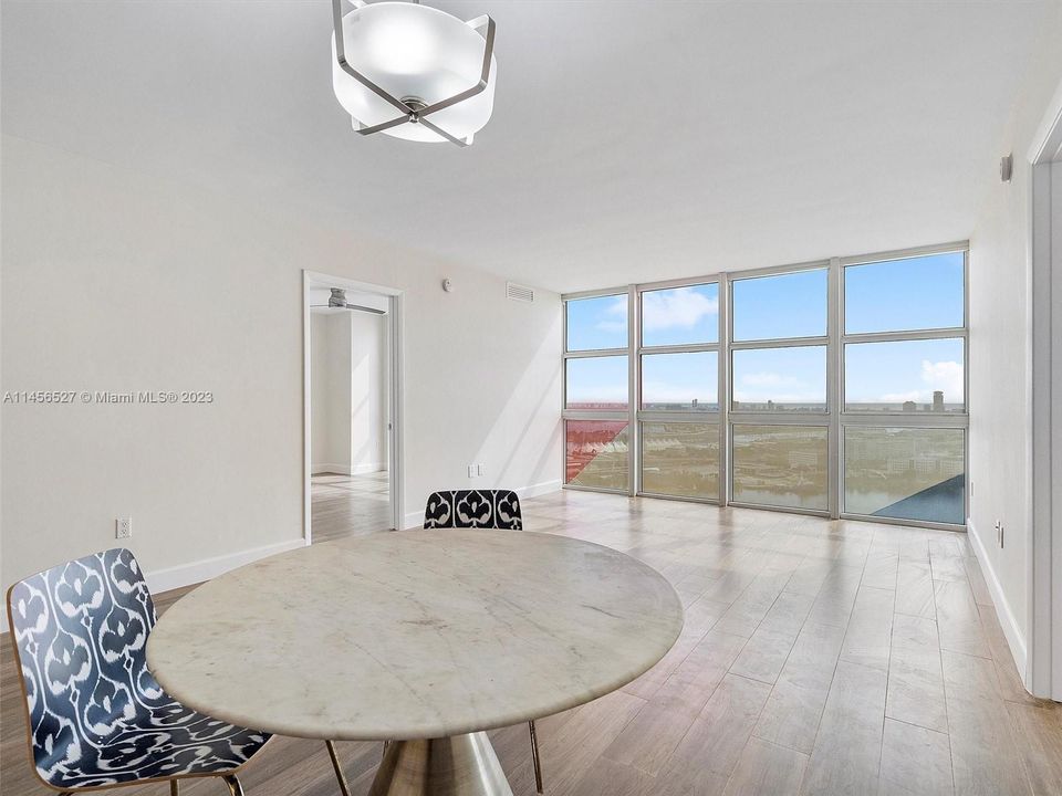 Recently Sold: $750,000 (2 beds, 2 baths, 1358 Square Feet)